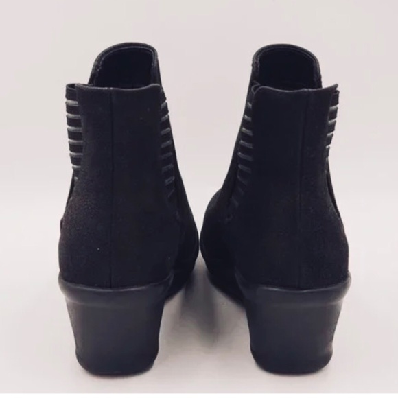 SOLD ‼️‼️Skechers black  ankle booties - Picture 8 of 12